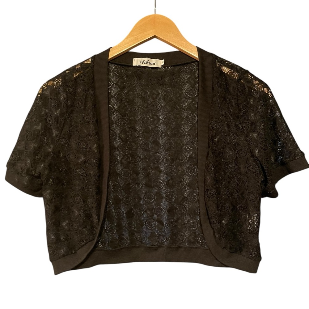 Chic Black Lace Shrug NWOT - Picture 2 of 3